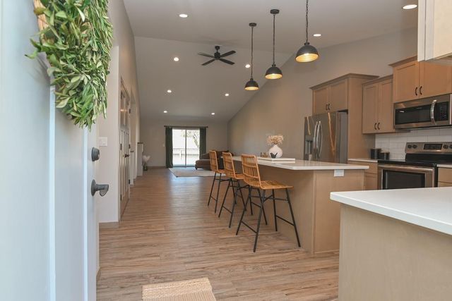 420 PRAIRIE WAY, Wrightstown, WI 54180