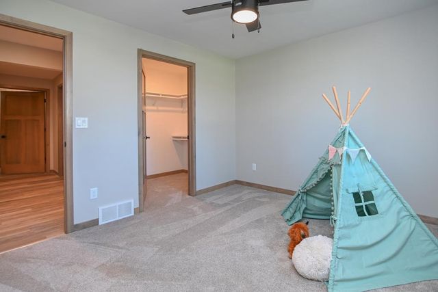420 PRAIRIE WAY, Wrightstown, WI 54180