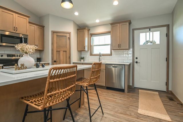 420 PRAIRIE WAY, Wrightstown, WI 54180