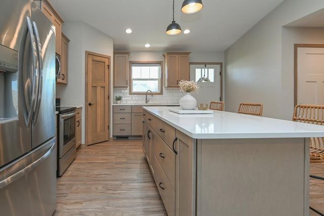 420 PRAIRIE WAY, Wrightstown, WI 54180