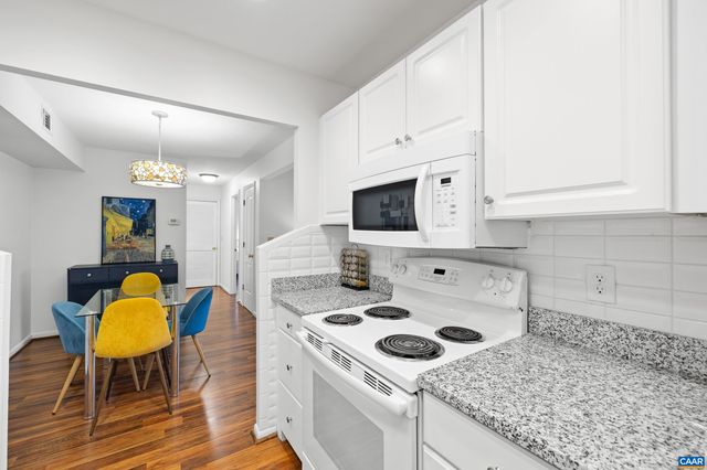 139 Green Turtle Ln Apt 8, Charlottesville, VA 22901