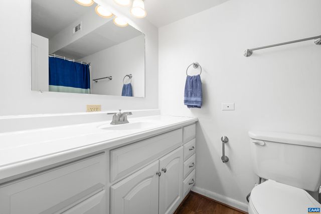 139 Green Turtle Ln Apt 8, Charlottesville, VA 22901