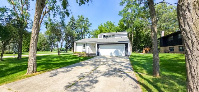 1473 Happy Valley Road, Crown Point, IN 46307