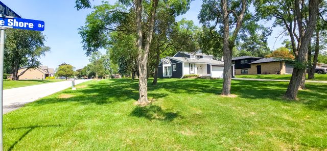 1473 Happy Valley Road, Crown Point, IN 46307