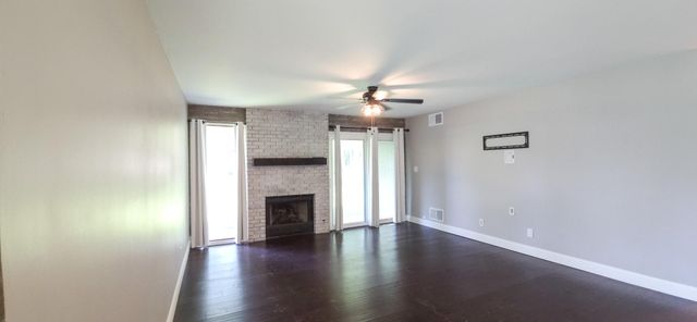 1473 Happy Valley Road, Crown Point, IN 46307