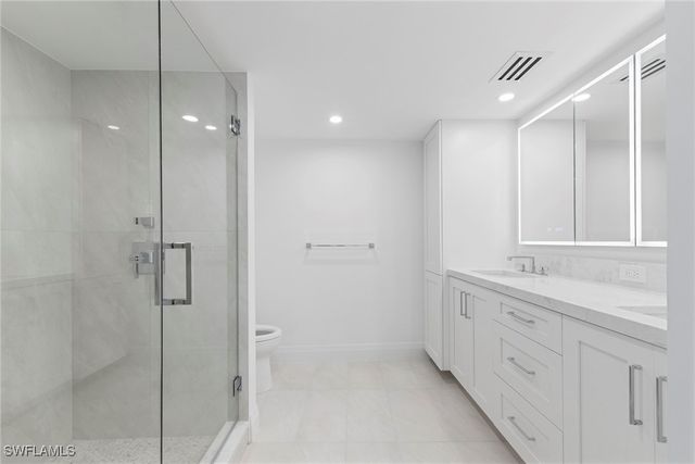 2388 Gulf Shore BLVD N 204, Naples, FL 34103