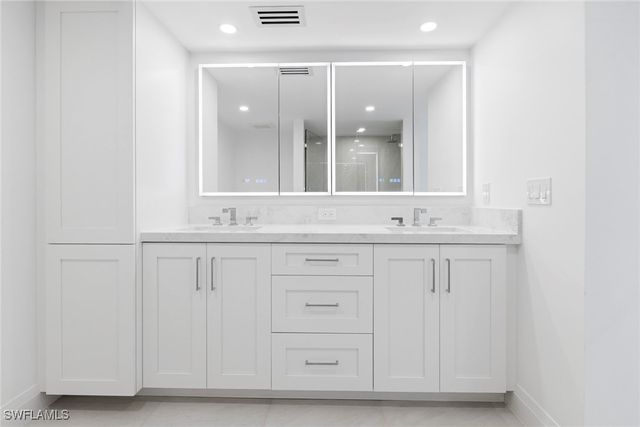 2388 Gulf Shore BLVD N 204, Naples, FL 34103