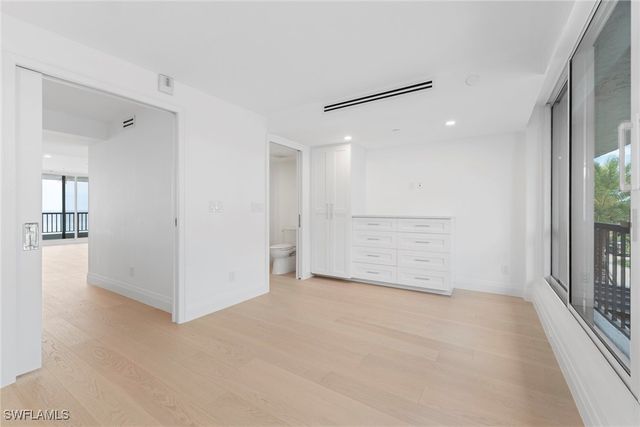 2388 Gulf Shore BLVD N 204, Naples, FL 34103