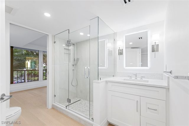 2388 Gulf Shore BLVD N 204, Naples, FL 34103