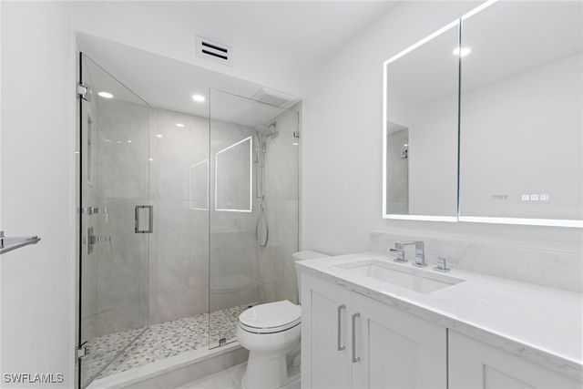 2388 Gulf Shore BLVD N 204, Naples, FL 34103