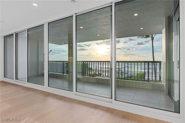 2388 Gulf Shore BLVD N 204, Naples, FL 34103