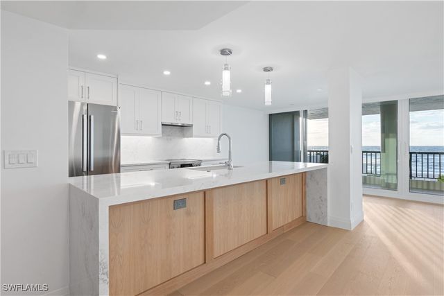 2388 Gulf Shore BLVD N 204, Naples, FL 34103