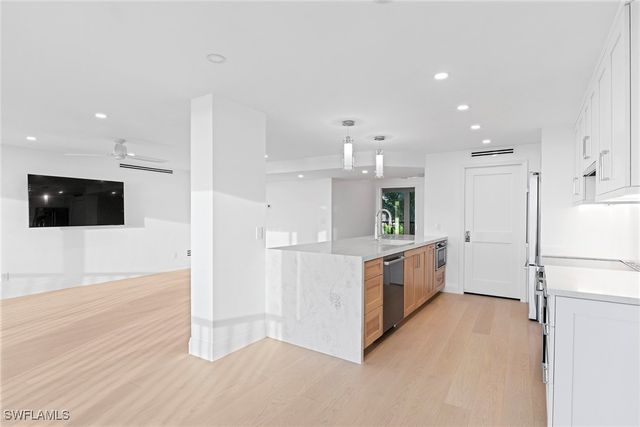 2388 Gulf Shore BLVD N 204, Naples, FL 34103