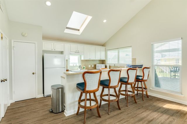 16906 Beachcomber Drive, Jamaica Beach, TX 77554