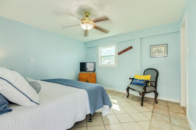 16906 Beachcomber Drive, Jamaica Beach, TX 77554