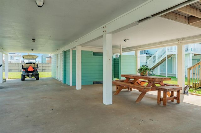 16906 Beachcomber Drive, Jamaica Beach, TX 77554