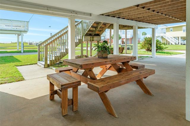 16906 Beachcomber Drive, Jamaica Beach, TX 77554