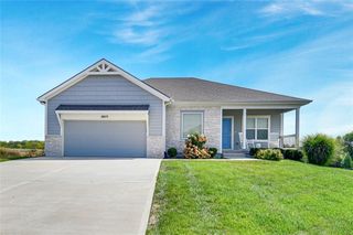 18833 Redbud Lane, Spring Hill, KS 66083
