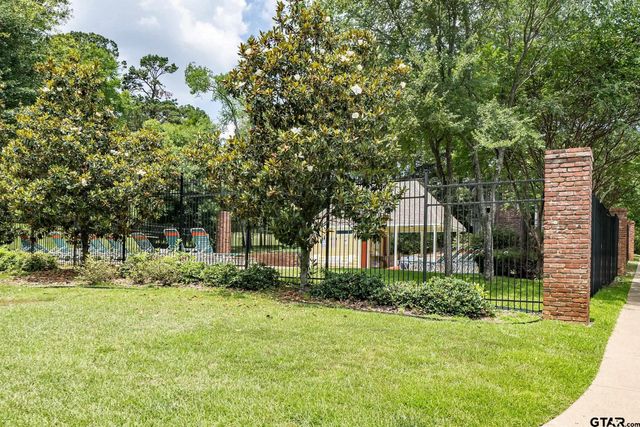 4028 Hanover Place, Tyler, TX 75701