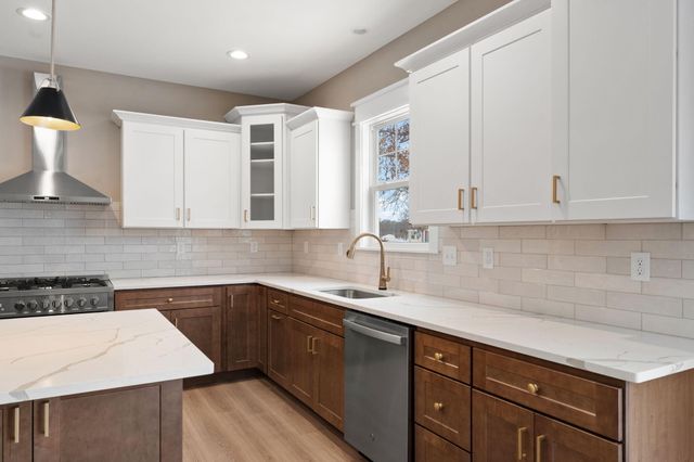 2132 Pradera Trail, Chesterton, IN 46304