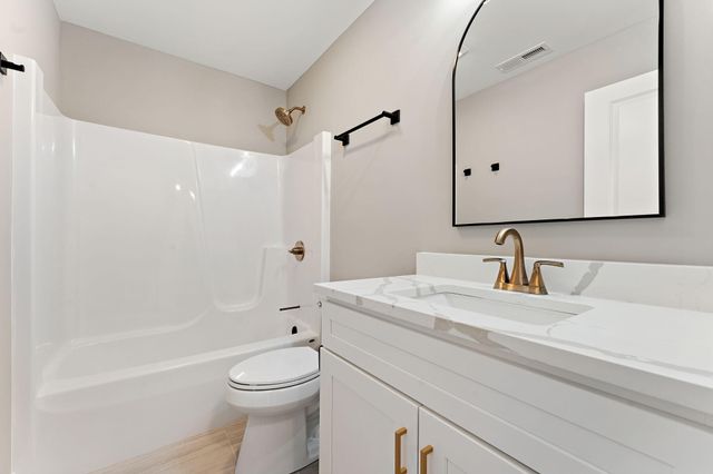 2132 Pradera Trail, Chesterton, IN 46304