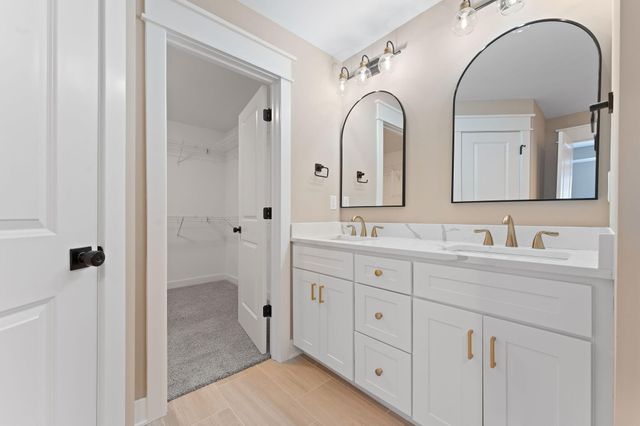 2132 Pradera Trail, Chesterton, IN 46304