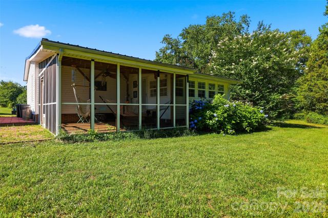 1604 Sugarfarm Road, Catawba, NC 28609