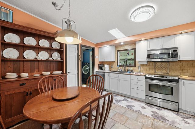 1604 Sugarfarm Road, Catawba, NC 28609