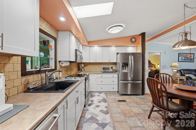 1604 Sugarfarm Road, Catawba, NC 28609