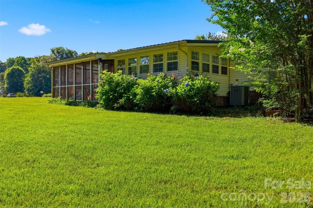 1604 Sugarfarm Road, Catawba, NC 28609