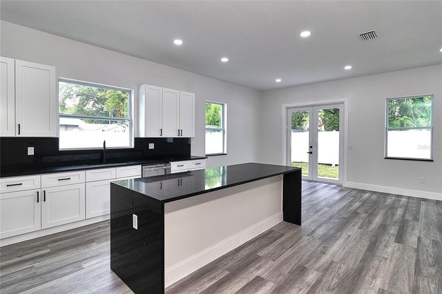 6251 148 AVENUE N, Clearwater, FL 33760