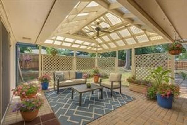 1702 Paisley Drive, Arlington, TX 76015