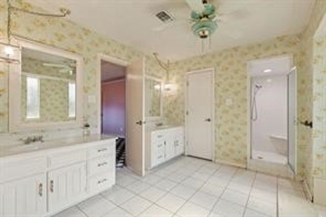 1702 Paisley Drive, Arlington, TX 76015