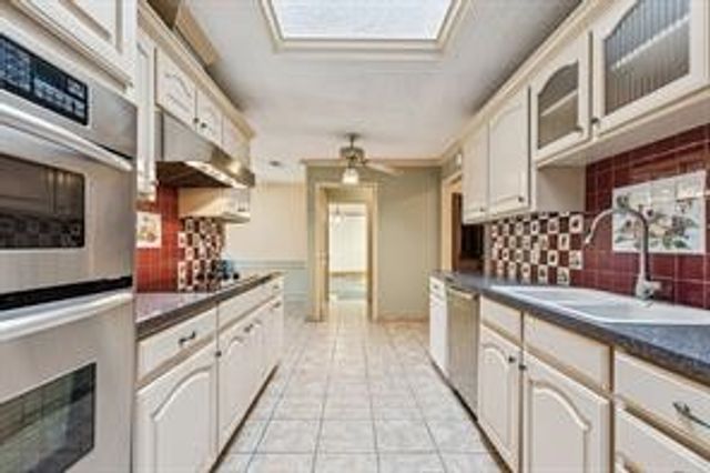 1702 Paisley Drive, Arlington, TX 76015