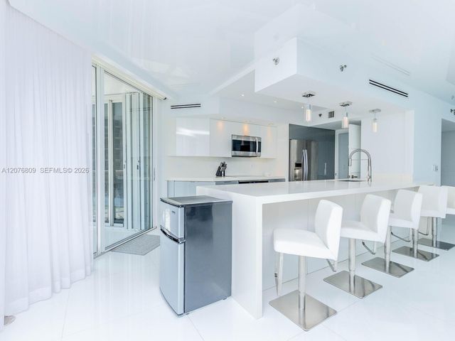 16485 Collins Avenue 1131, Sunny Isles Beach, FL 33160
