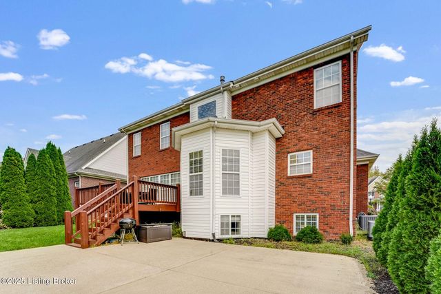 329 Links Dr, Simpsonville, KY 40067