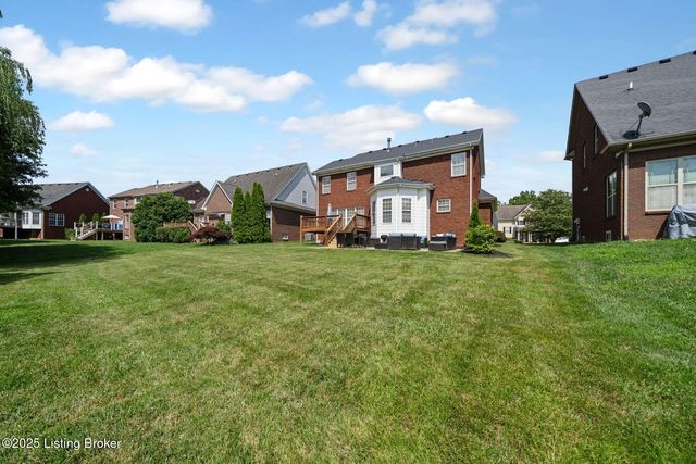 329 Links Dr, Simpsonville, KY 40067