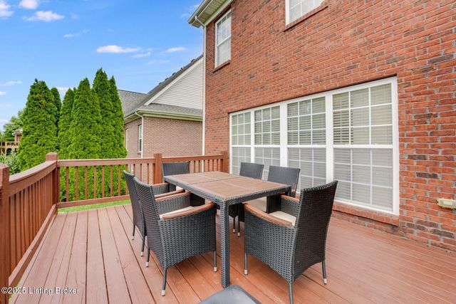 329 Links Dr, Simpsonville, KY 40067