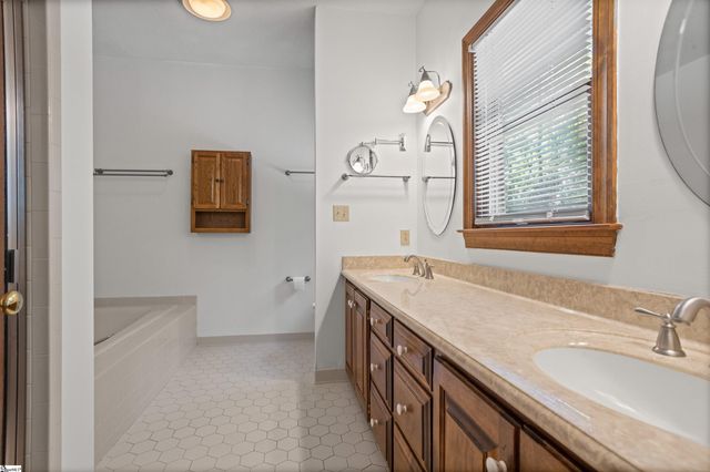 109 Indian Creek Road, Spartanburg, SC 29302