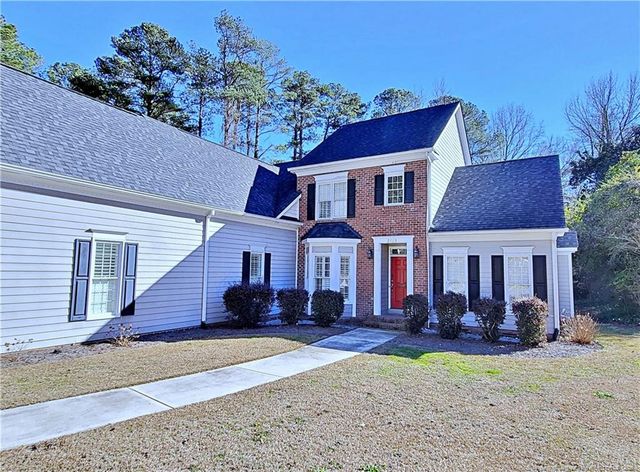 2519 S Edgewater Drive, Fayetteville, NC 28303