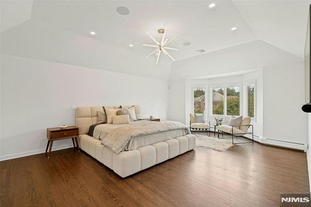 527 Lydia Lane, Wyckoff, NJ 07481