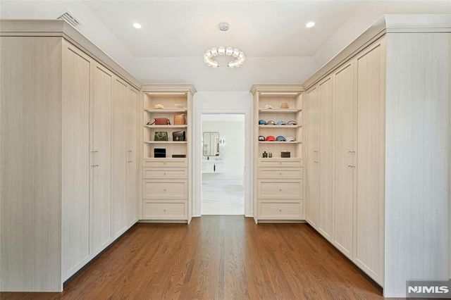 527 Lydia Lane, Wyckoff, NJ 07481