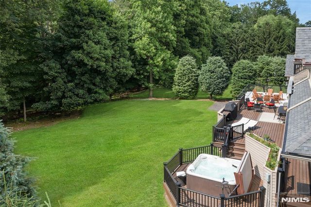 527 Lydia Lane, Wyckoff, NJ 07481