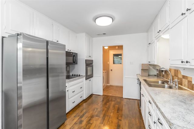 821 Ridge Court, Bedford, TX 76021