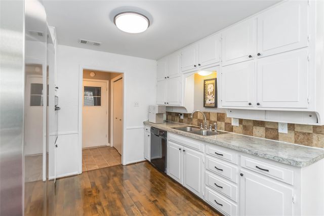 821 Ridge Court, Bedford, TX 76021