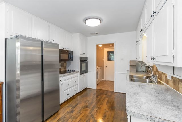 821 Ridge Court, Bedford, TX 76021