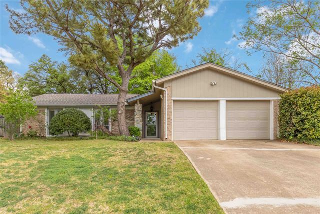 821 Ridge Court, Bedford, TX 76021