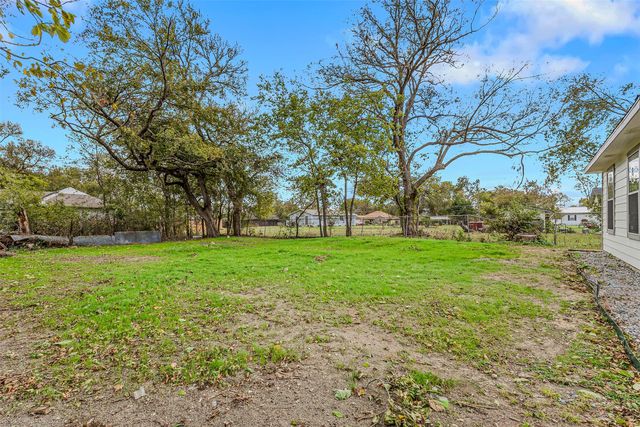 618 Pine Street, Bonham, TX 75418