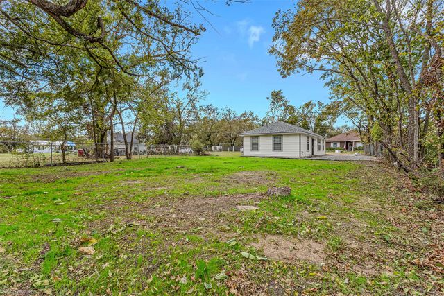 618 Pine Street, Bonham, TX 75418