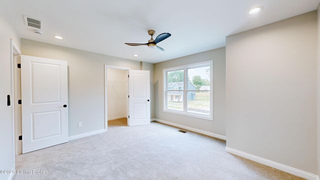 8205 Roseborough Rd, Louisville, KY 40228